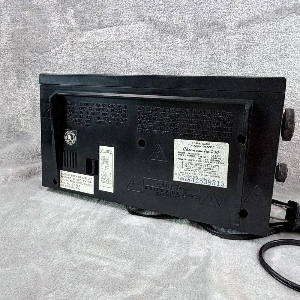 Vintage Realistic Chronomatic-230 Alarm Clock Radio‎ AM/FM Woodgrain Tested